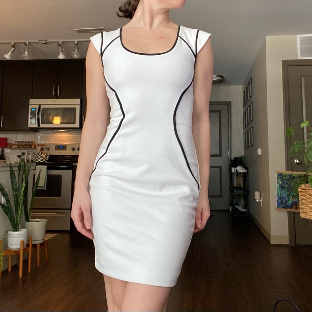 Express White and Black Sheath Mini Dress Sleeveless Scoop Neck